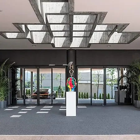 Leonardo Da Vinci Hotel Erba