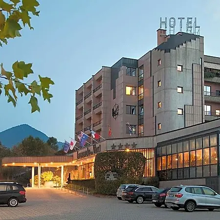 Leonardo Da Vinci Hotel 4*
