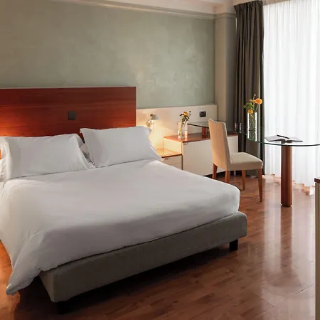 Leonardo Da Vinci Hotel 4*