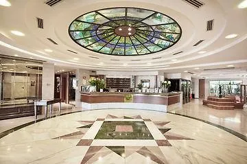 Leonardo Da Vinci Hotel Erba