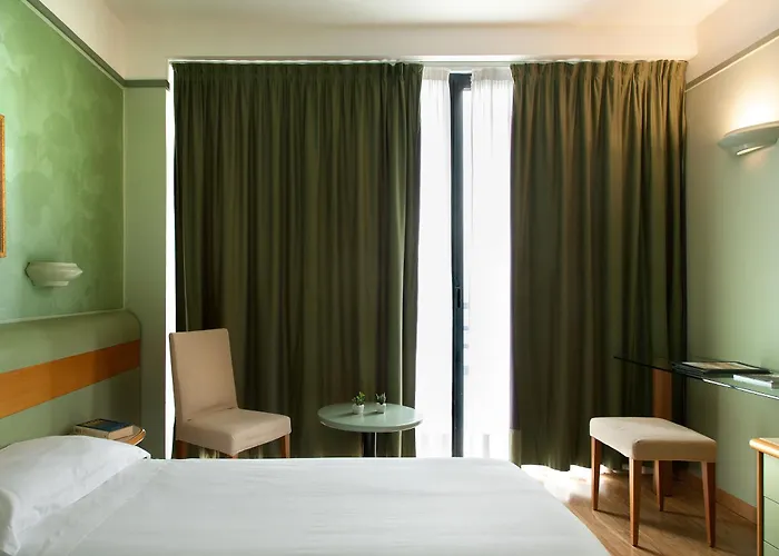 Leonardo Da Vinci Hotel 4*